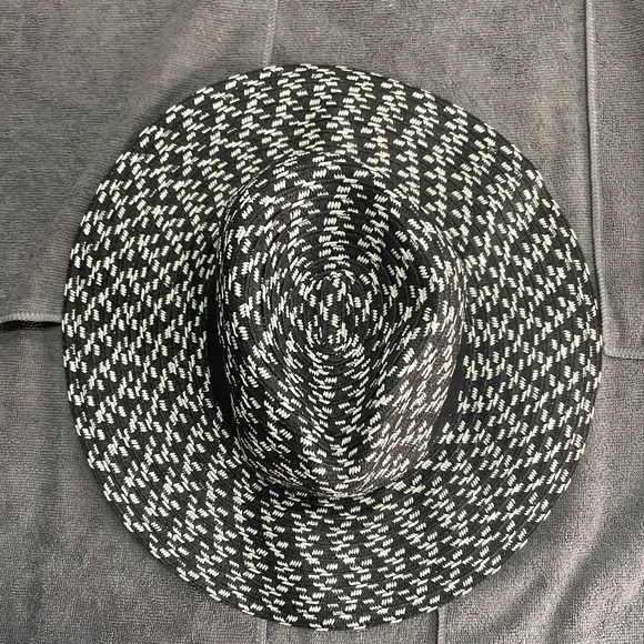 Floppy Wide Brim Hat *Like New* - Picture 3 of 5